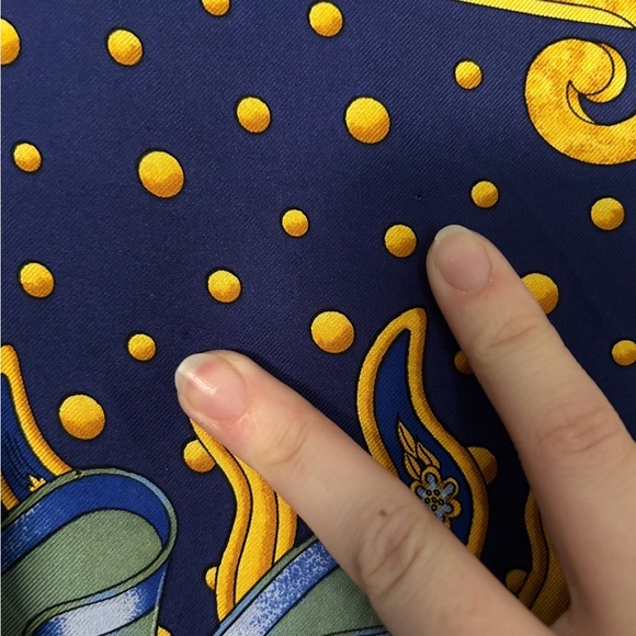 Hermés Carpe Diem Silk Scarf 90cm Authentic Luxury - Picture 5 of 5